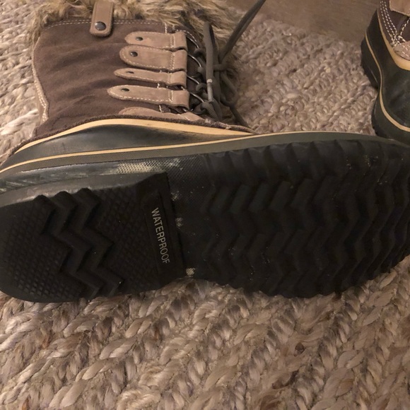 Sorel women’s high winter boots. - Picture 6 of 7